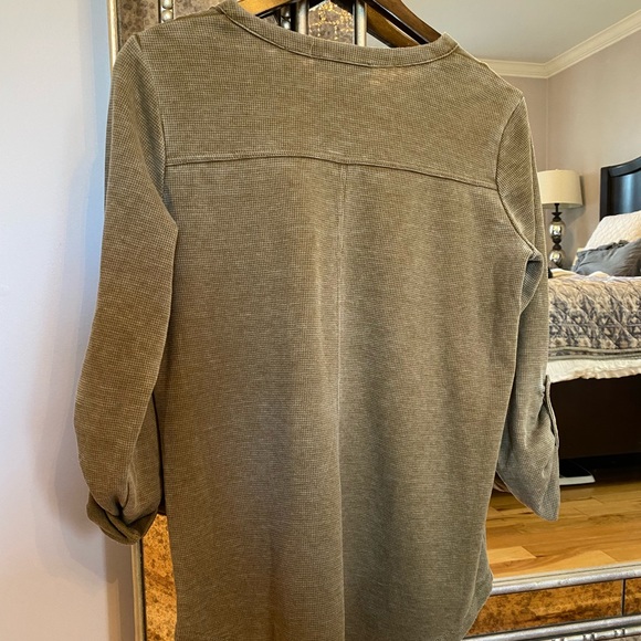 Jane + Delancey Soft Thermal Top With Roll Cuff Sleeves - Picture 4 of 5